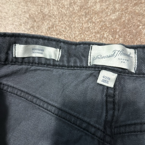 Universal threads boyfriend Jean size 4 - Picture 2 of 5